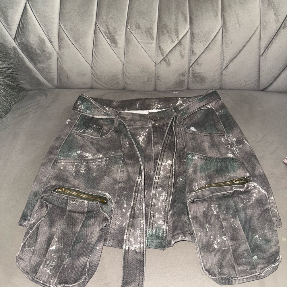 Stylish Gray Splatter Mini Skirt with Pockets